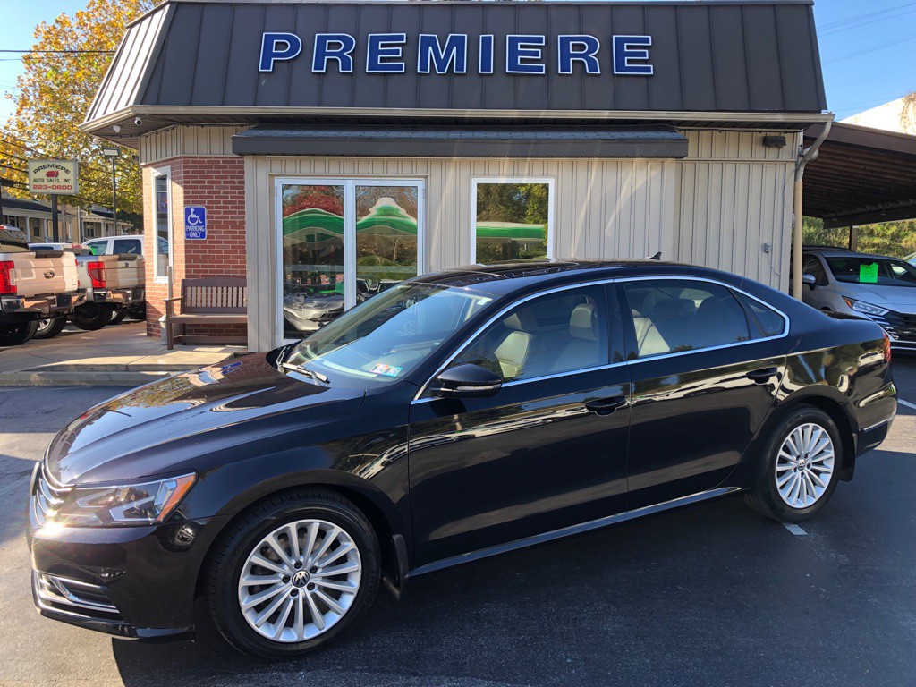2017 Volkswagen Passat Image 2
