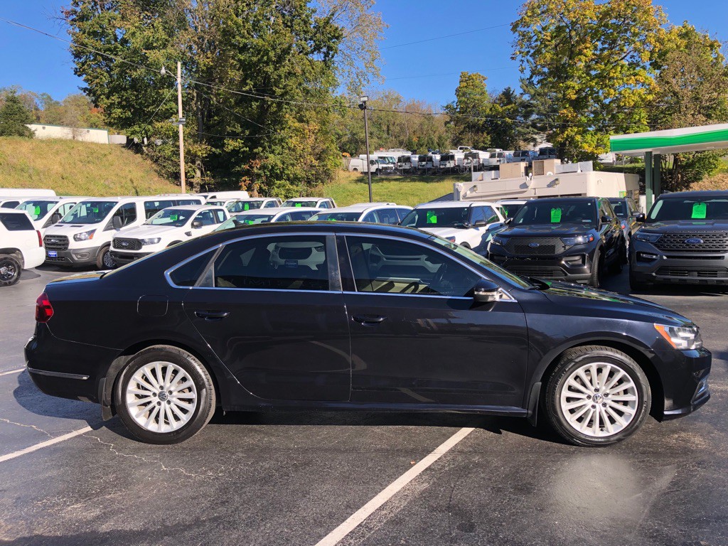 2017 Volkswagen Passat Image 7