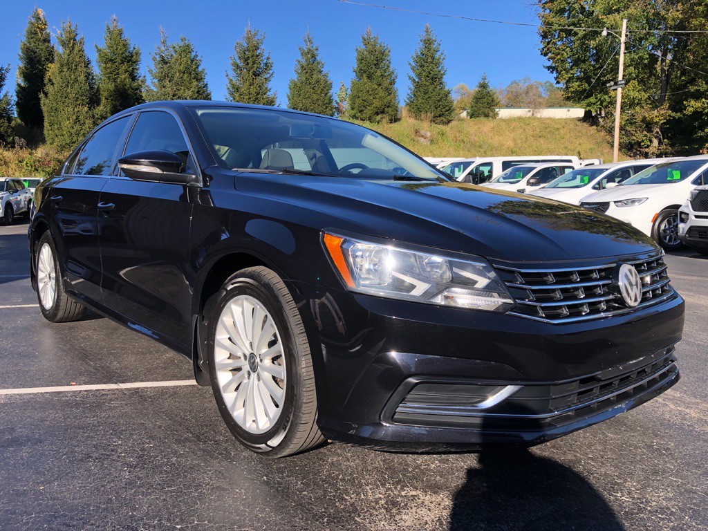 2017 Volkswagen Passat Image 8