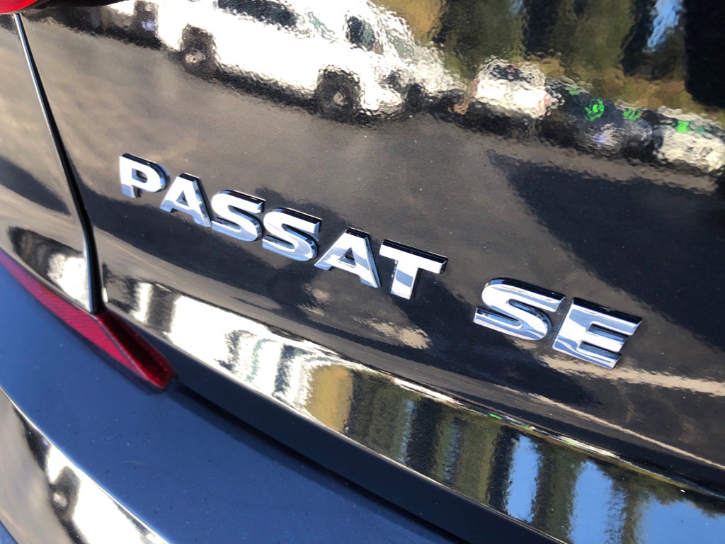 2017 Volkswagen Passat Image 16