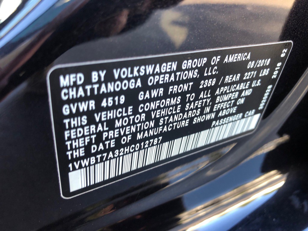 2017 Volkswagen Passat Image 36