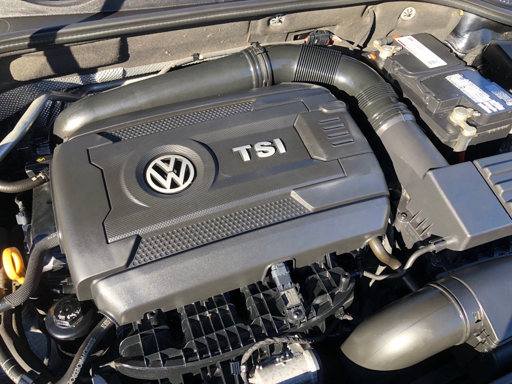 2017 Volkswagen Passat Image 37