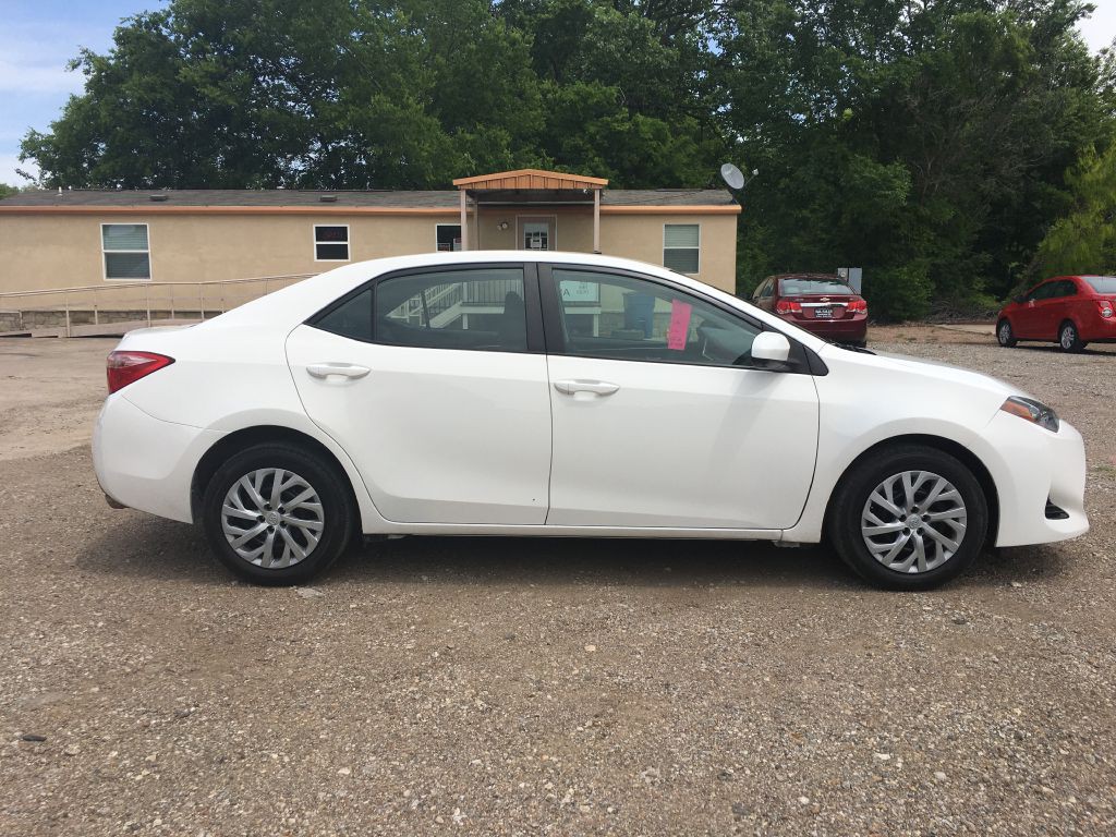 2018 Toyota Corolla Image 3