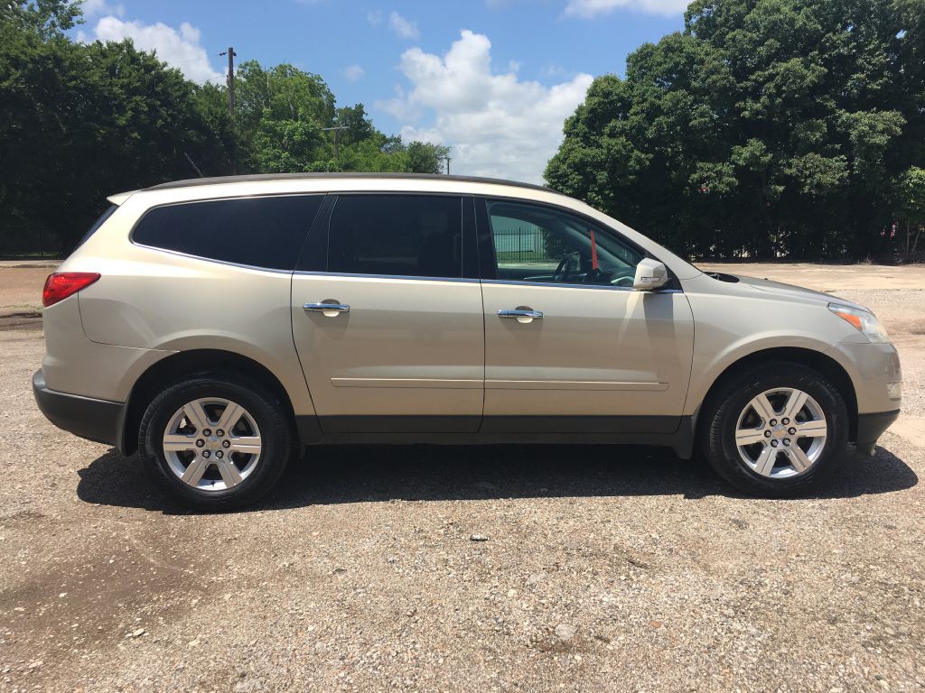 2011 Chevrolet Traverse Image 3