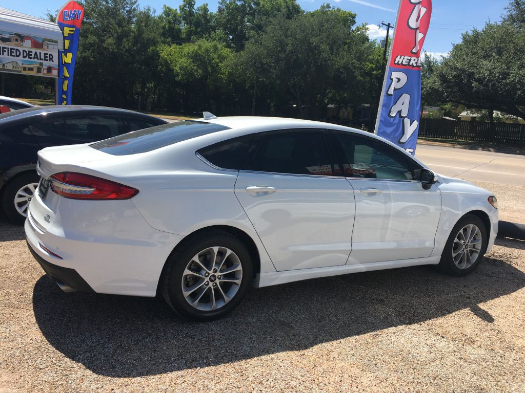 2019 Ford Fusion Image 2