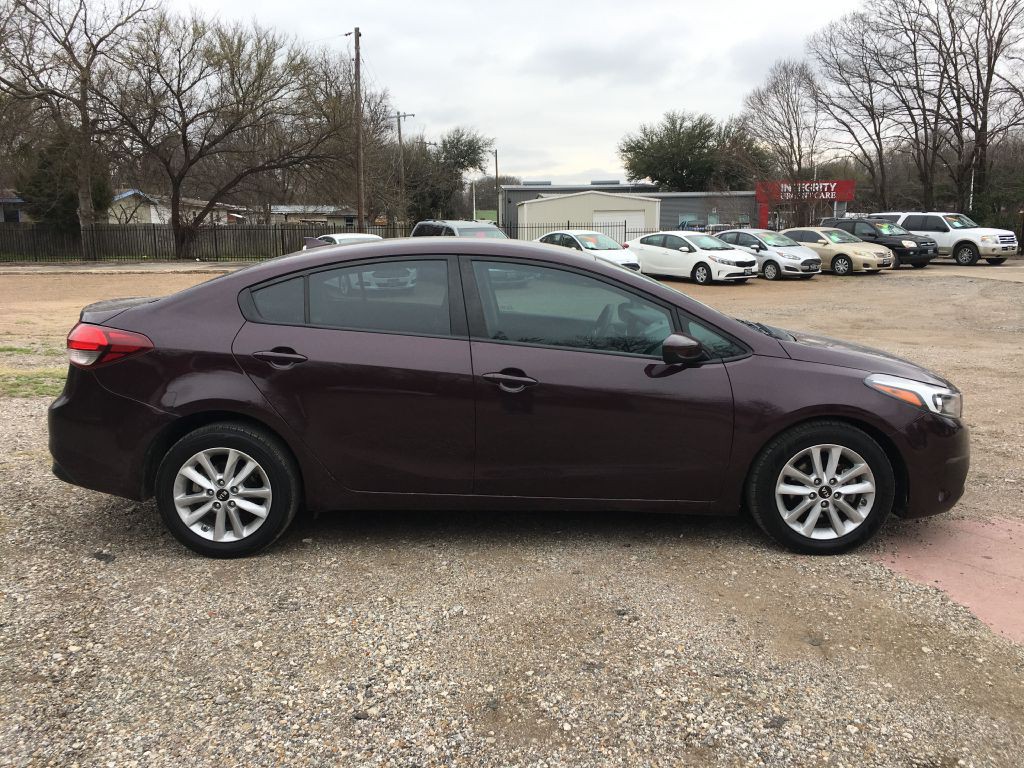 2017 Kia Forte Image 3