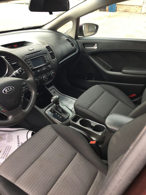 2017 Kia Forte Image 5