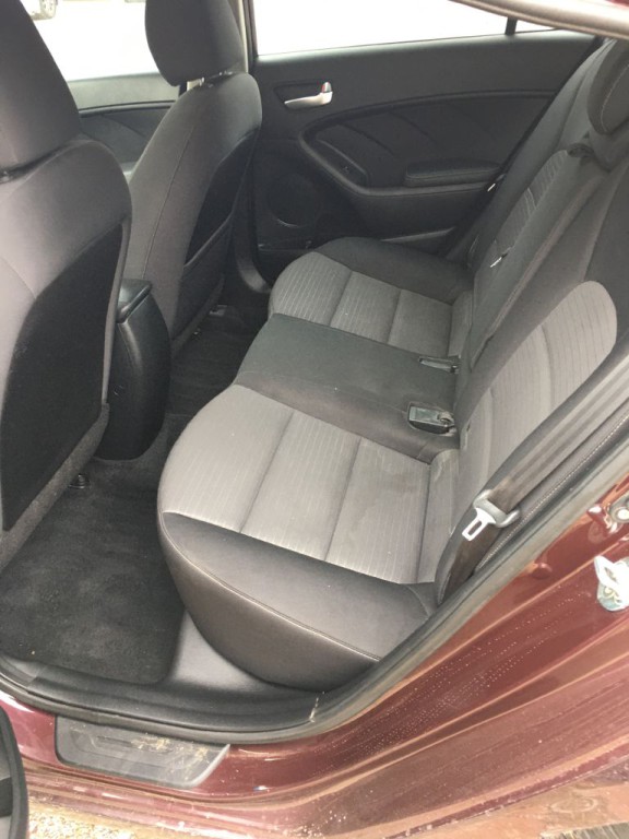 2017 Kia Forte Image 6