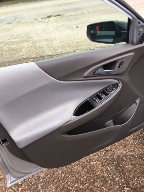 2017 Chevrolet Malibu Image 4