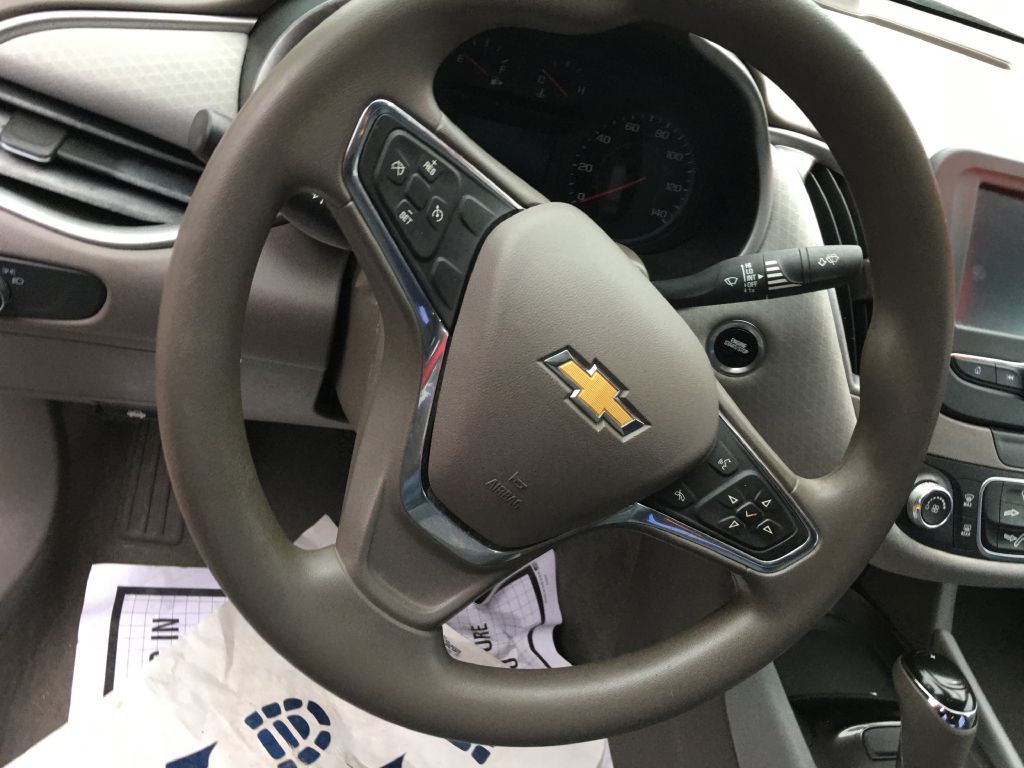 2017 Chevrolet Malibu Image 6