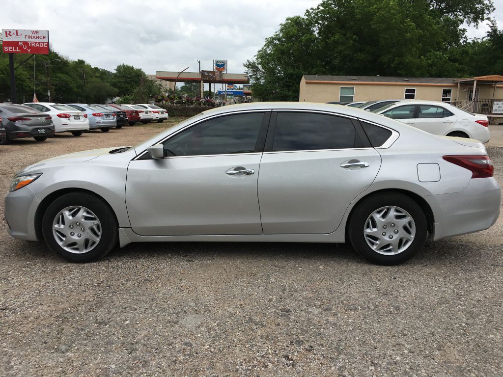 2018 Nissan Altima Image 1