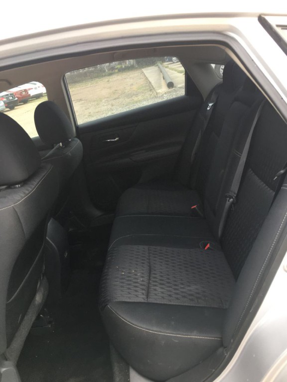 2018 Nissan Altima Image 9