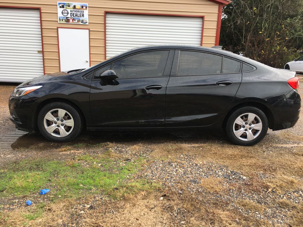 2018 Chevrolet Cruze Image 1