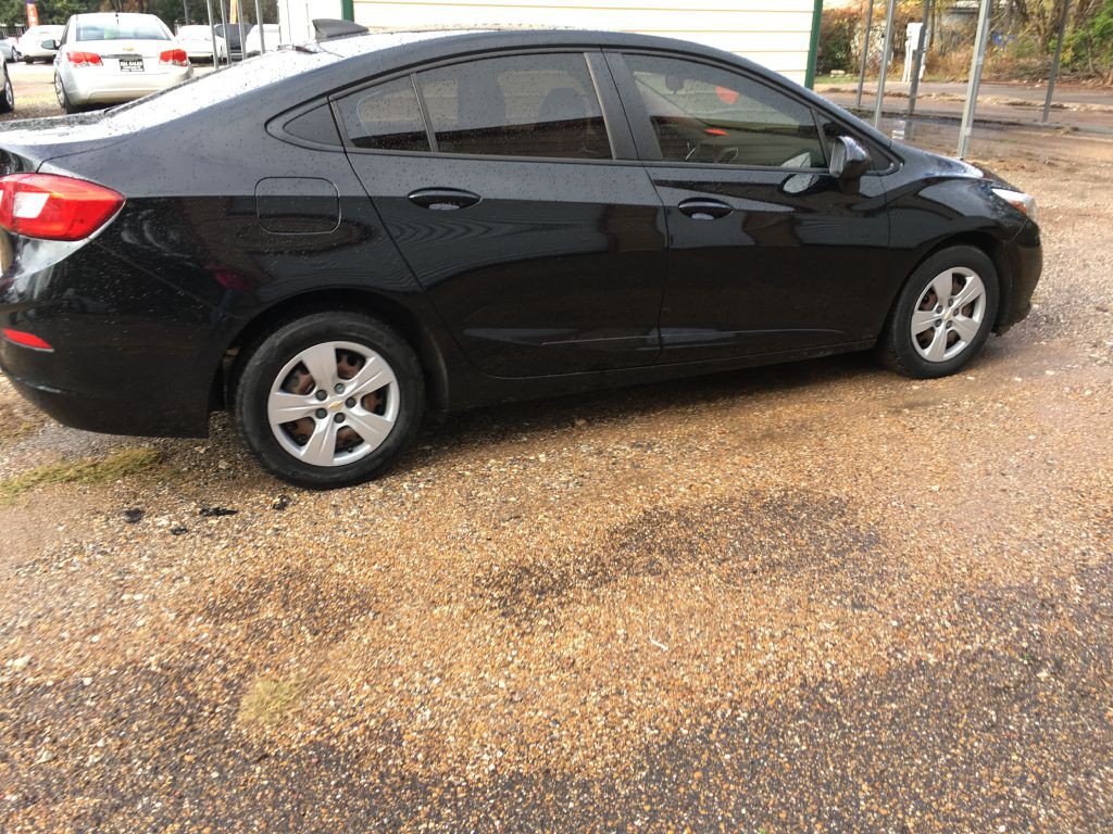 2018 Chevrolet Cruze Image 3