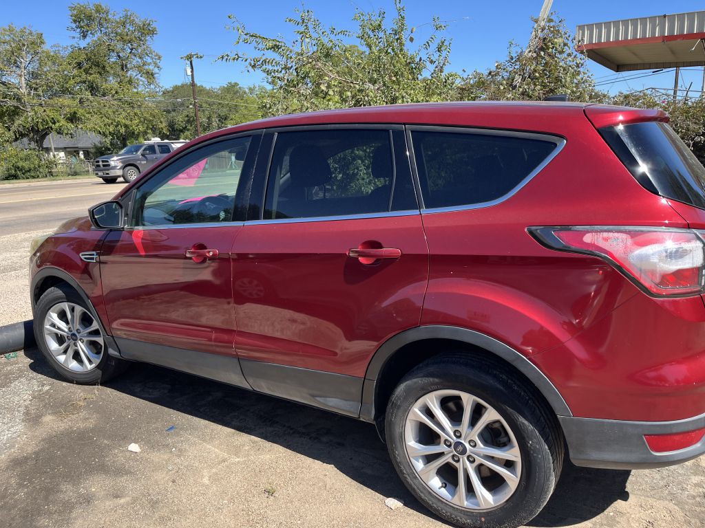 2017 Ford Escape Image 2