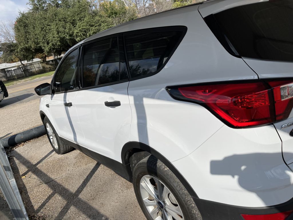 2019 Ford Escape Image 2