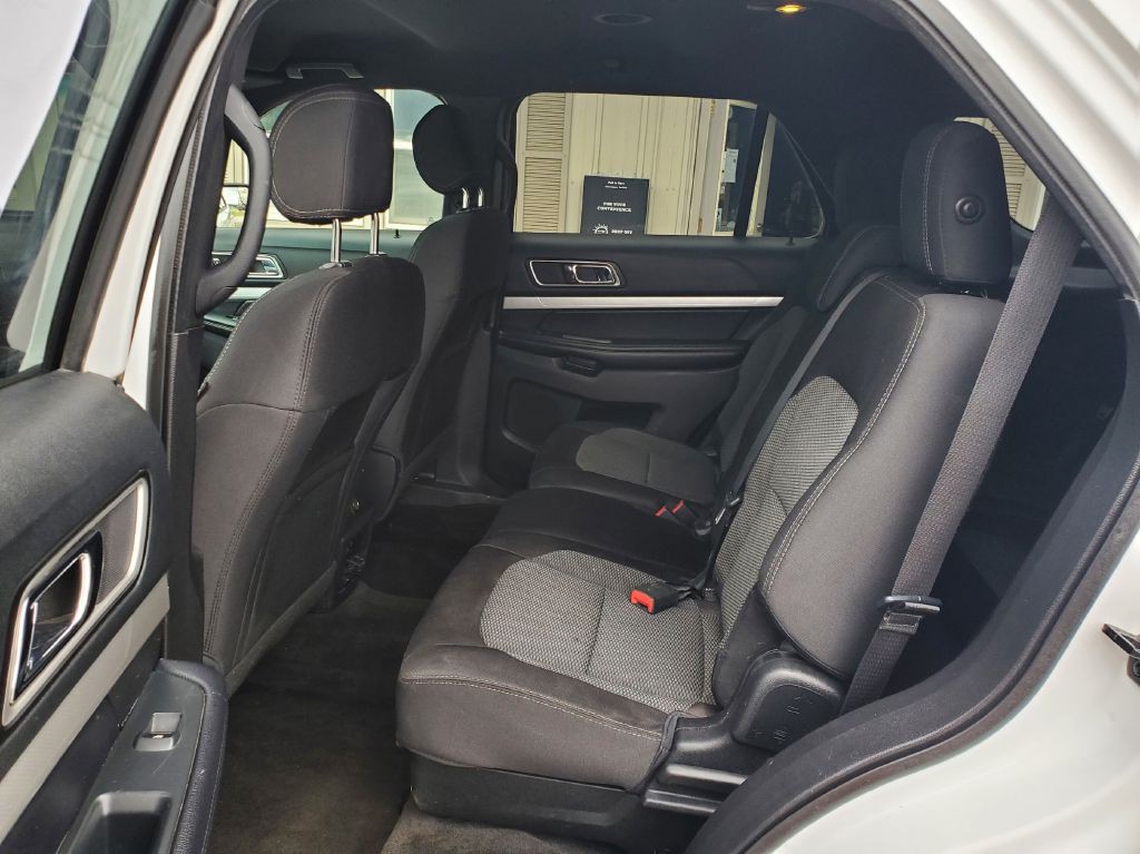2017 Ford Explorer Image 7