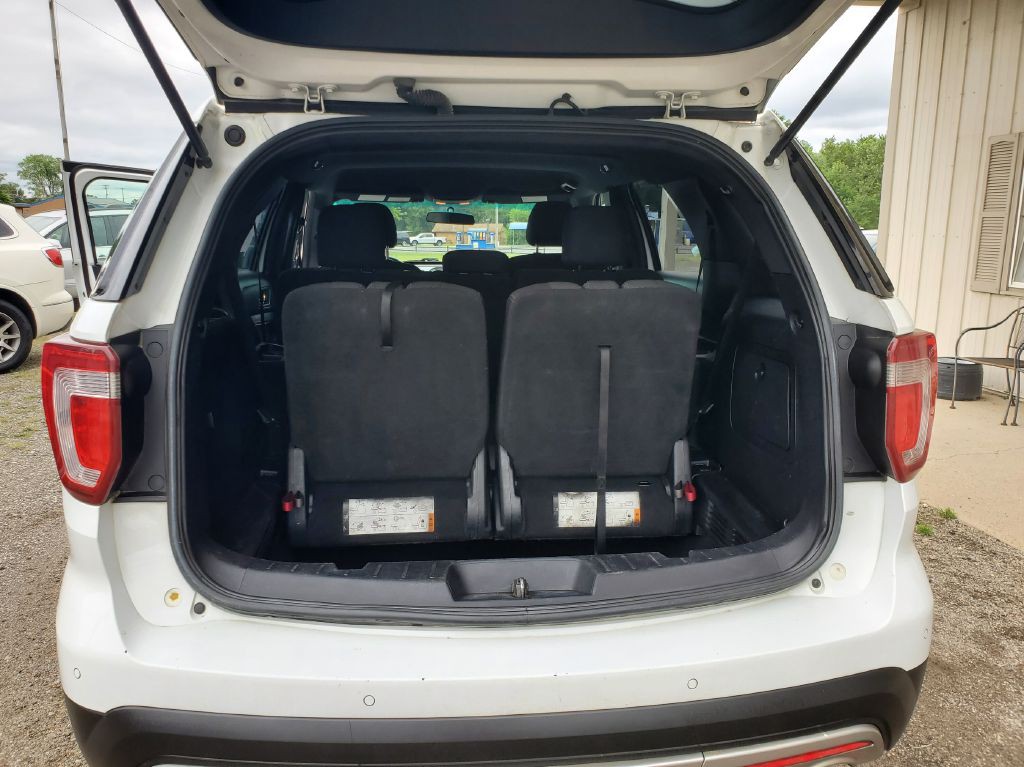 2017 Ford Explorer Image 9