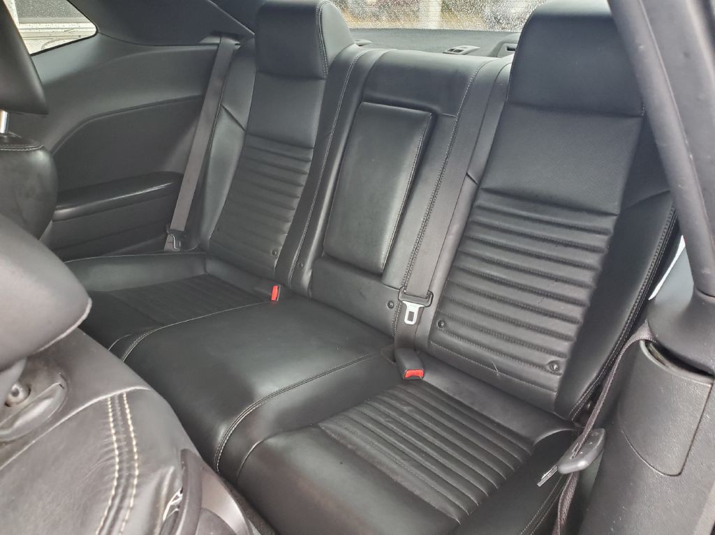 2012 Dodge Challenger Image 6