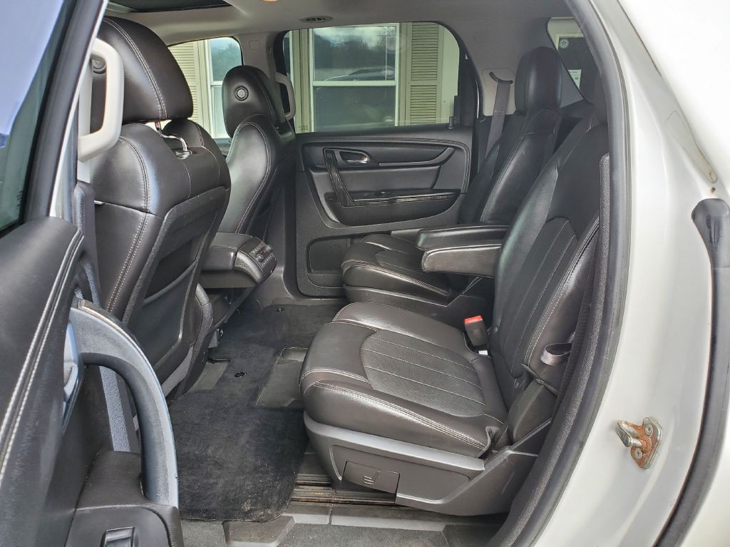 2017 GMC Acadia Image 8