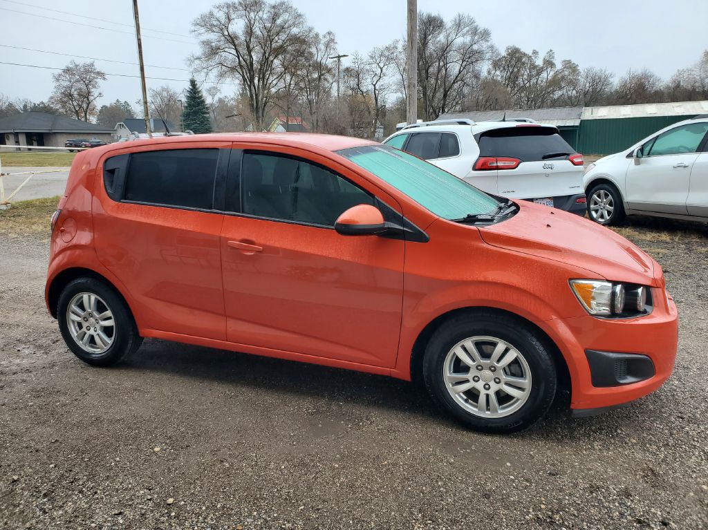 2012 Chevrolet Sonic Image 3