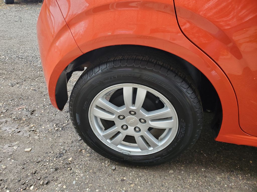 2012 Chevrolet Sonic Image 10