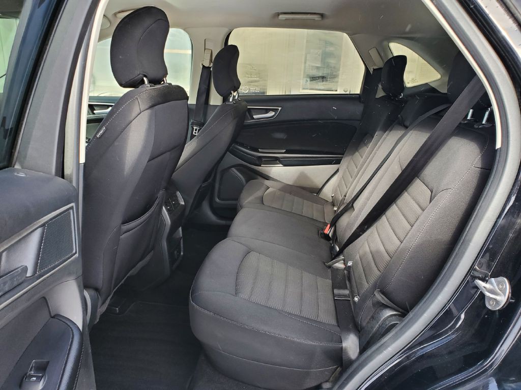 2018 Ford Edge Image 8