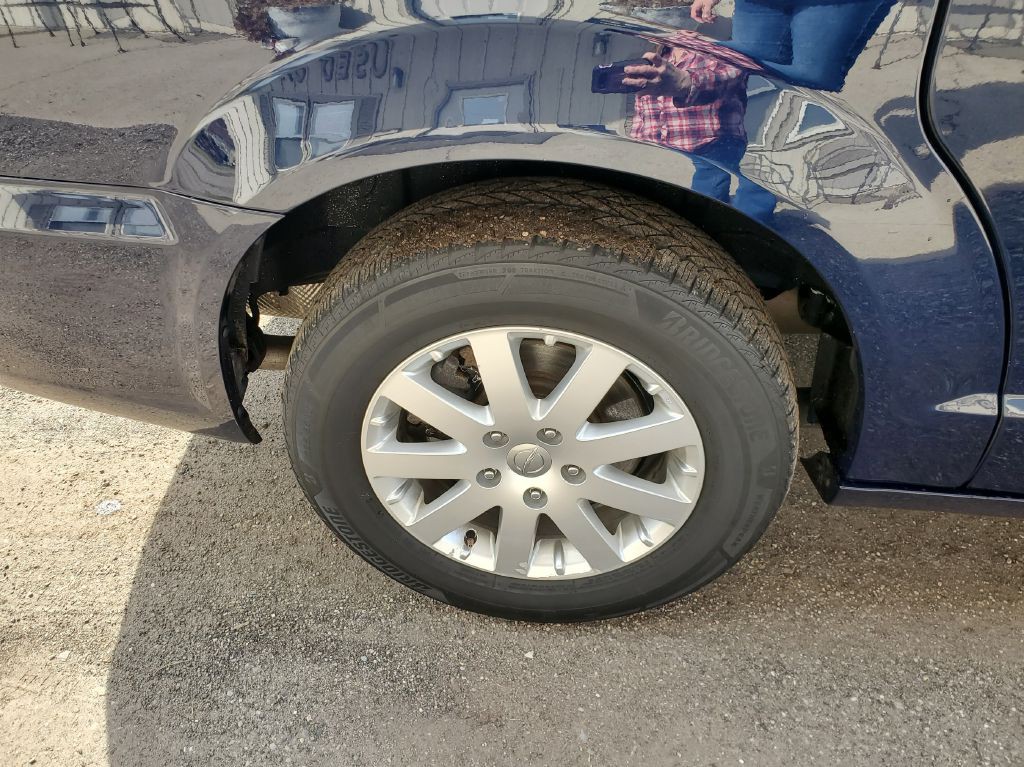 2016 Chrysler Town & Country Image 12