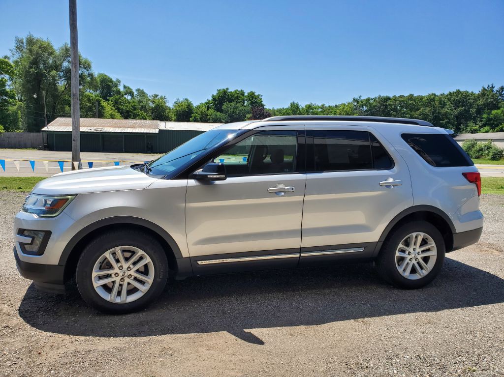 2017 Ford Explorer Image 1