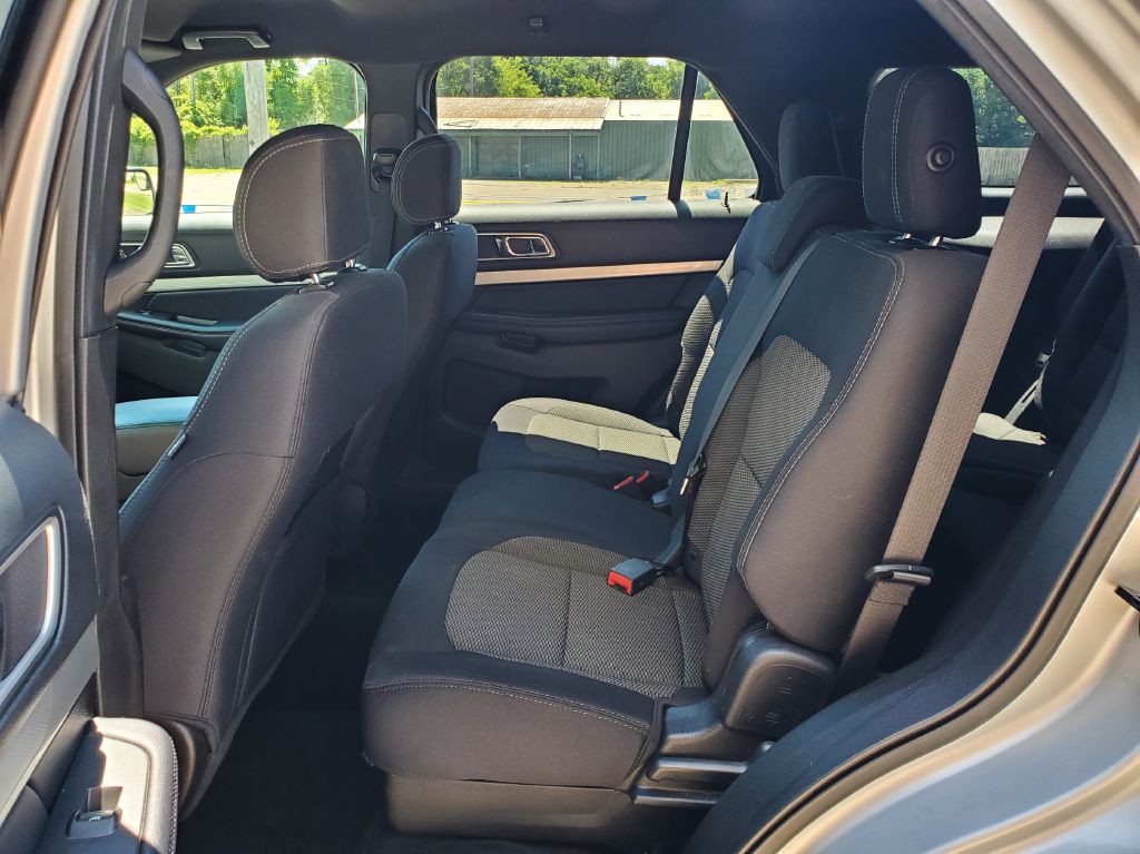 2017 Ford Explorer Image 7