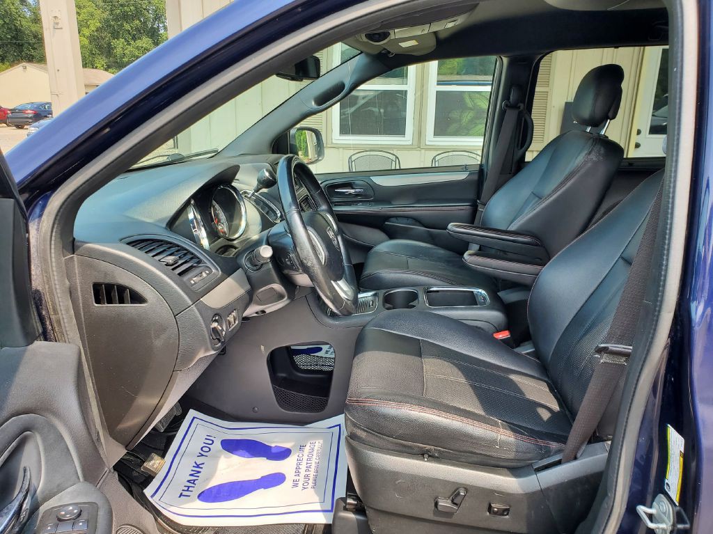 2017 Dodge Grand Caravan Image 5