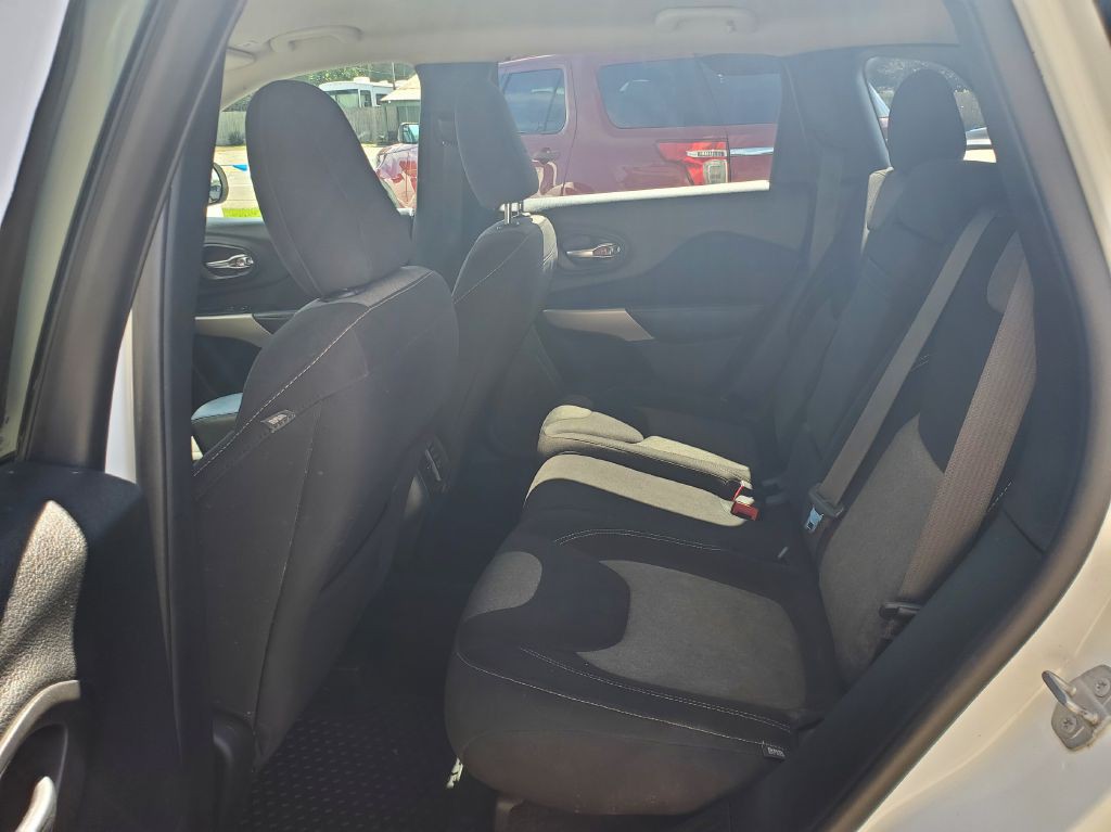 2018 Jeep Cherokee Image 7