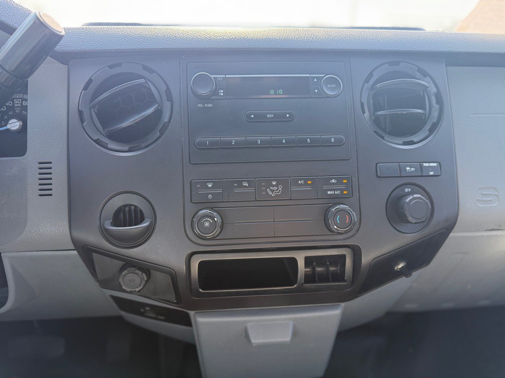 2015 Ford F-250 Image 15