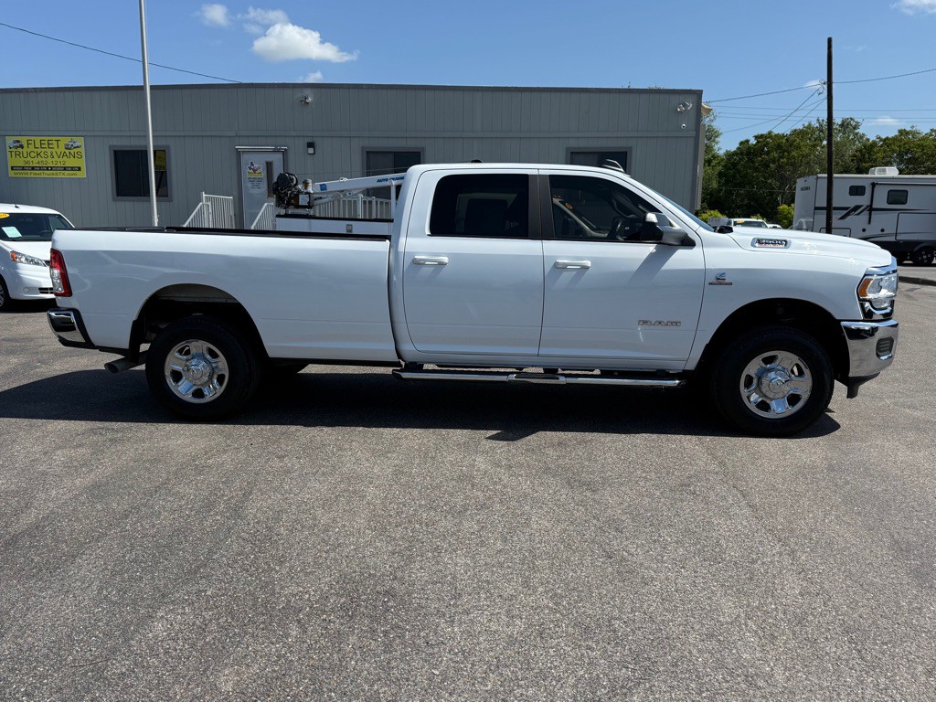 2022 RAM 3500 Image 4