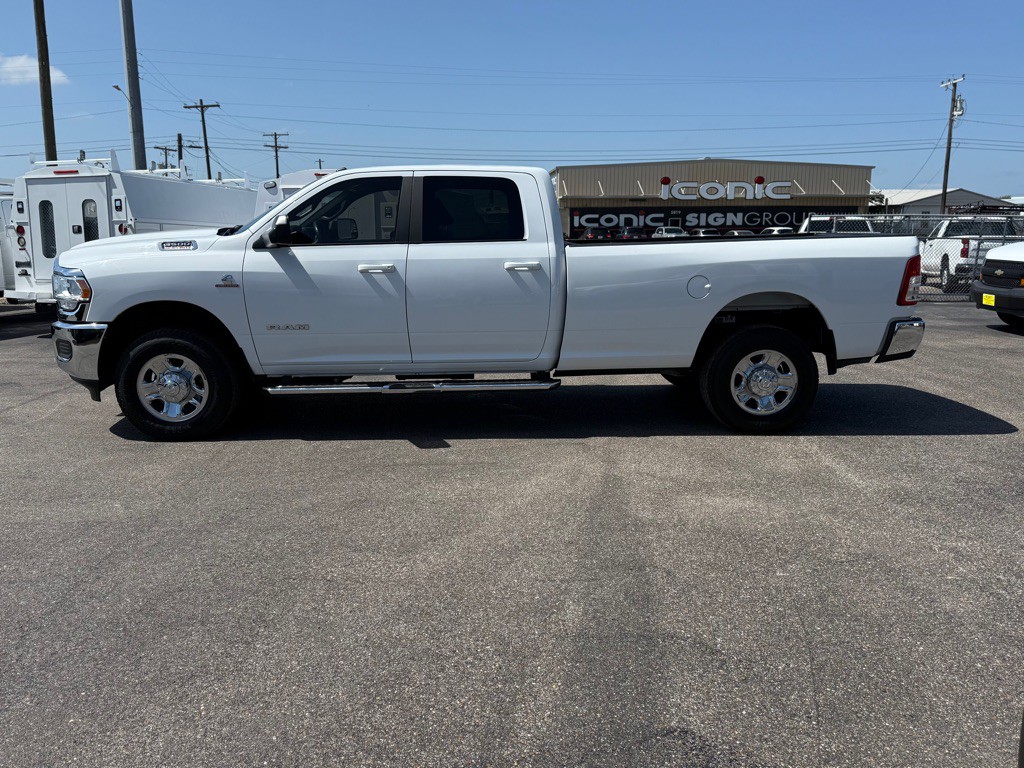 2022 RAM 3500 Image 8