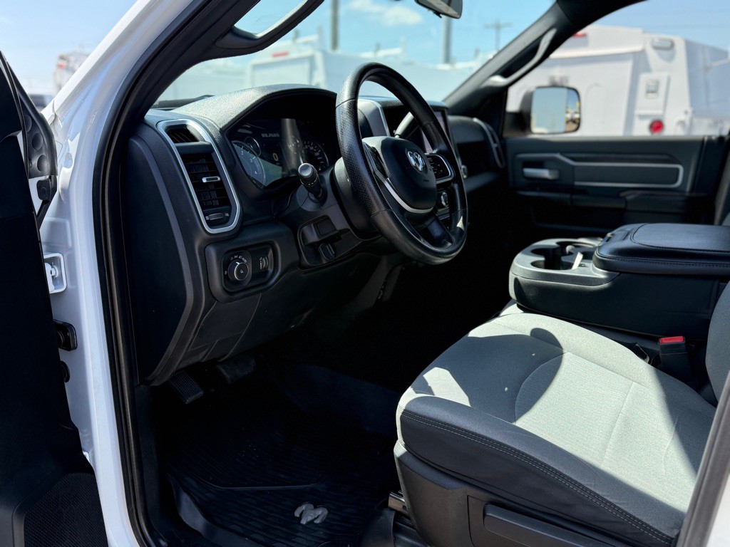 2022 RAM 3500 Image 9