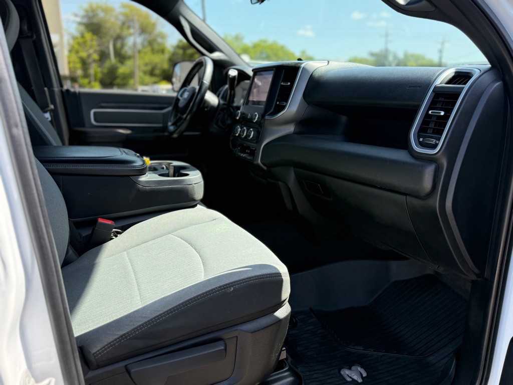 2022 RAM 3500 Image 12