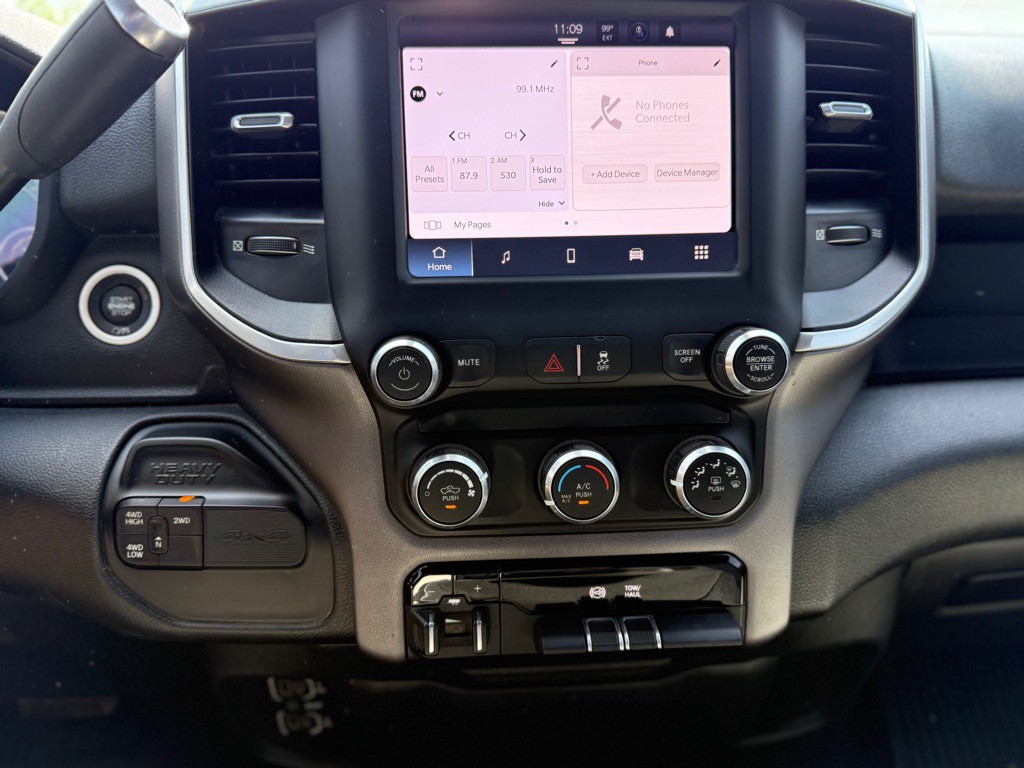 2022 RAM 3500 Image 14