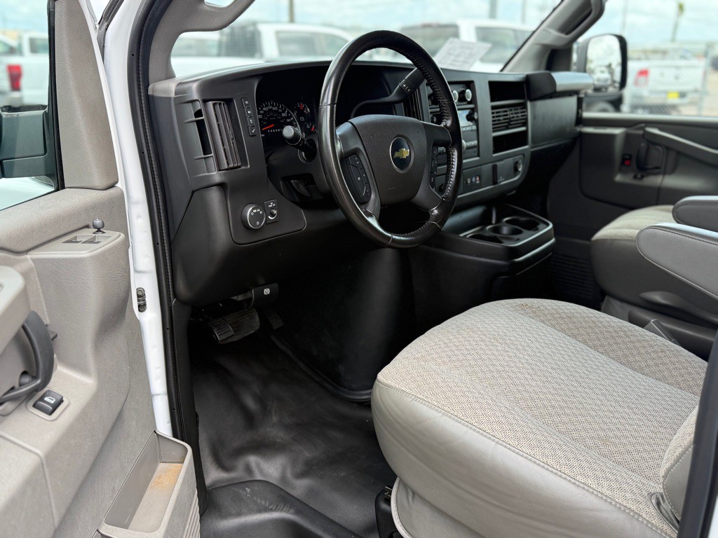 2021 Chevrolet Express Image 8