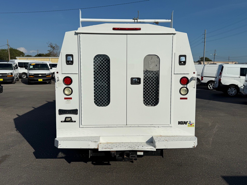 2017 Chevrolet Express Image 6