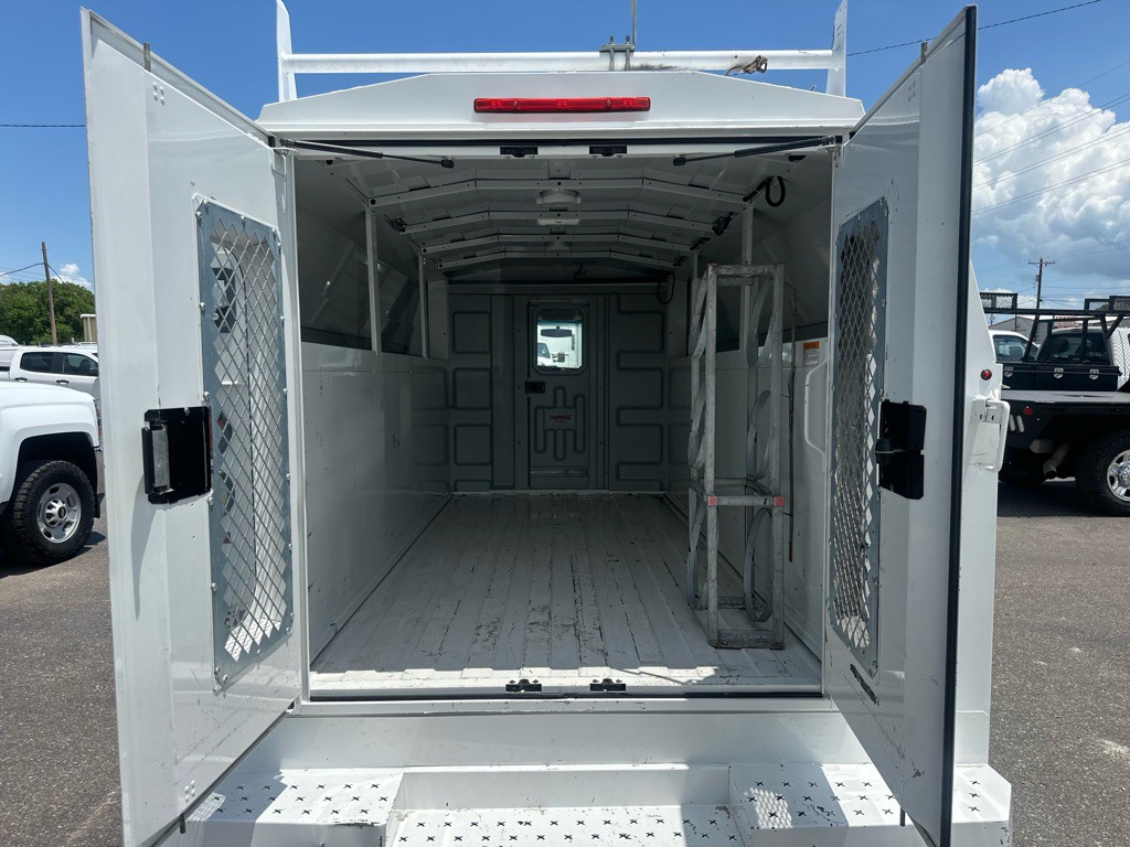 2017 Chevrolet Express Image 13