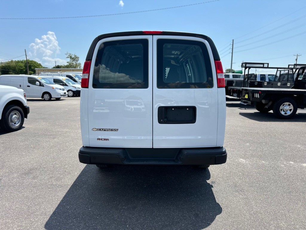 2022 Chevrolet Express Image 6