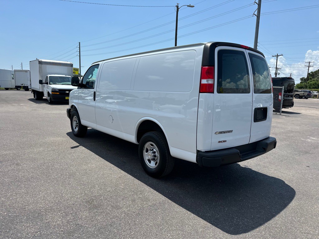 2022 Chevrolet Express Image 7