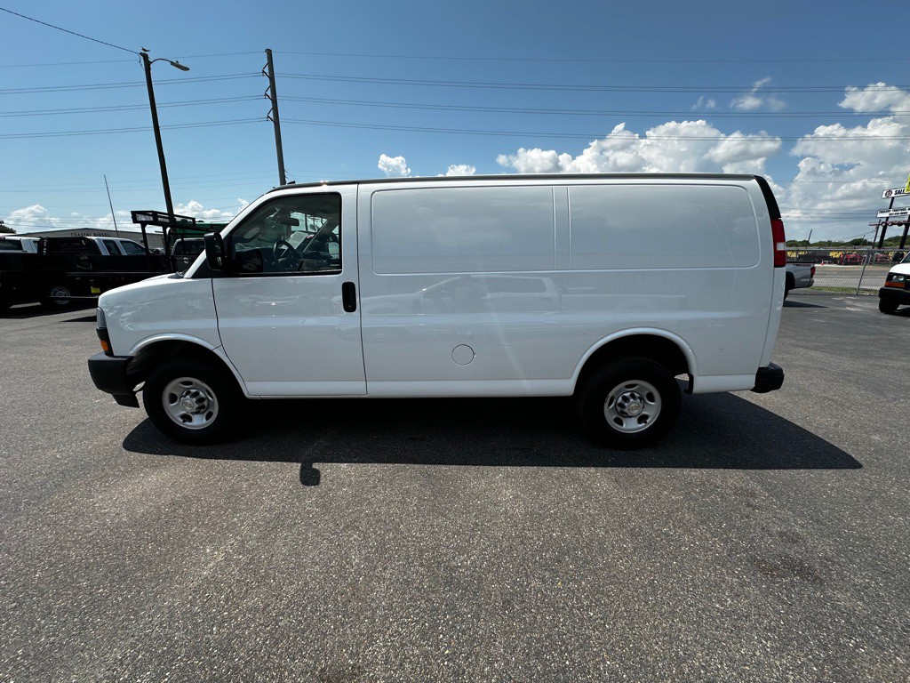 2022 Chevrolet Express Image 8