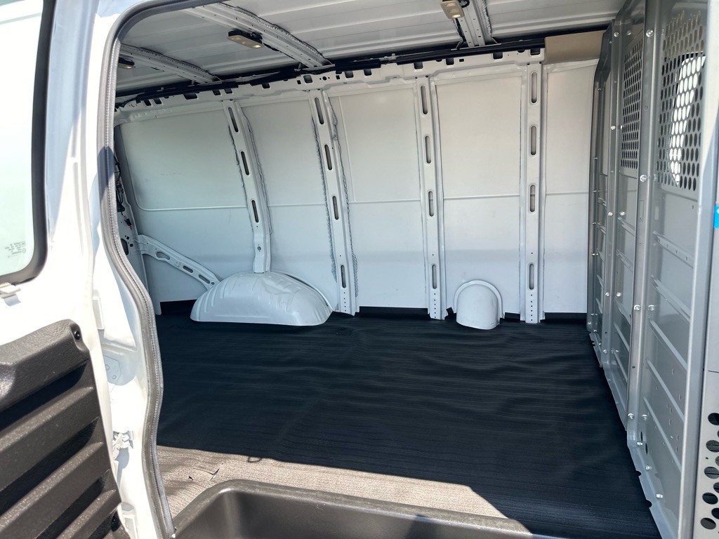 2022 Chevrolet Express Image 11