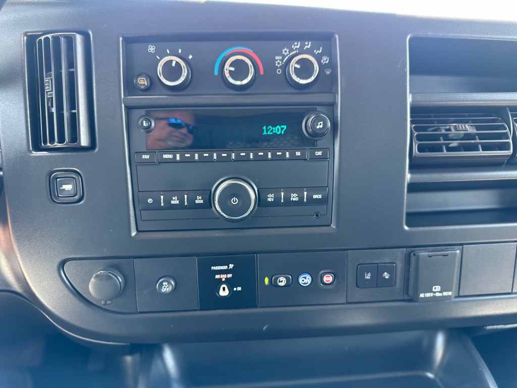 2022 Chevrolet Express Image 13