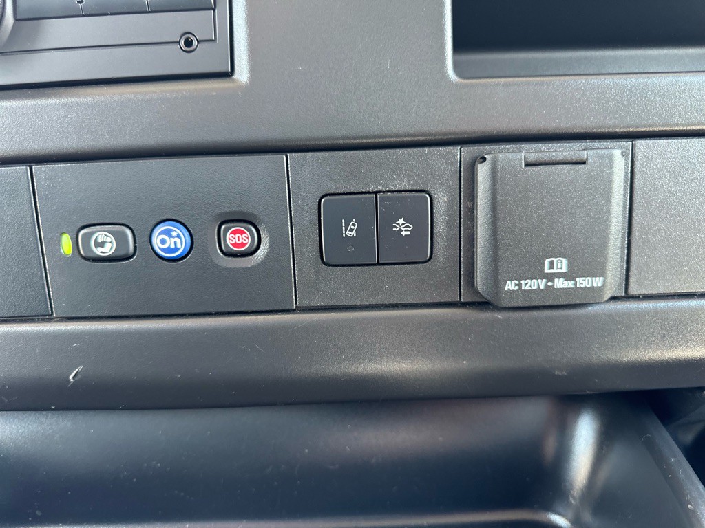 2022 Chevrolet Express Image 14