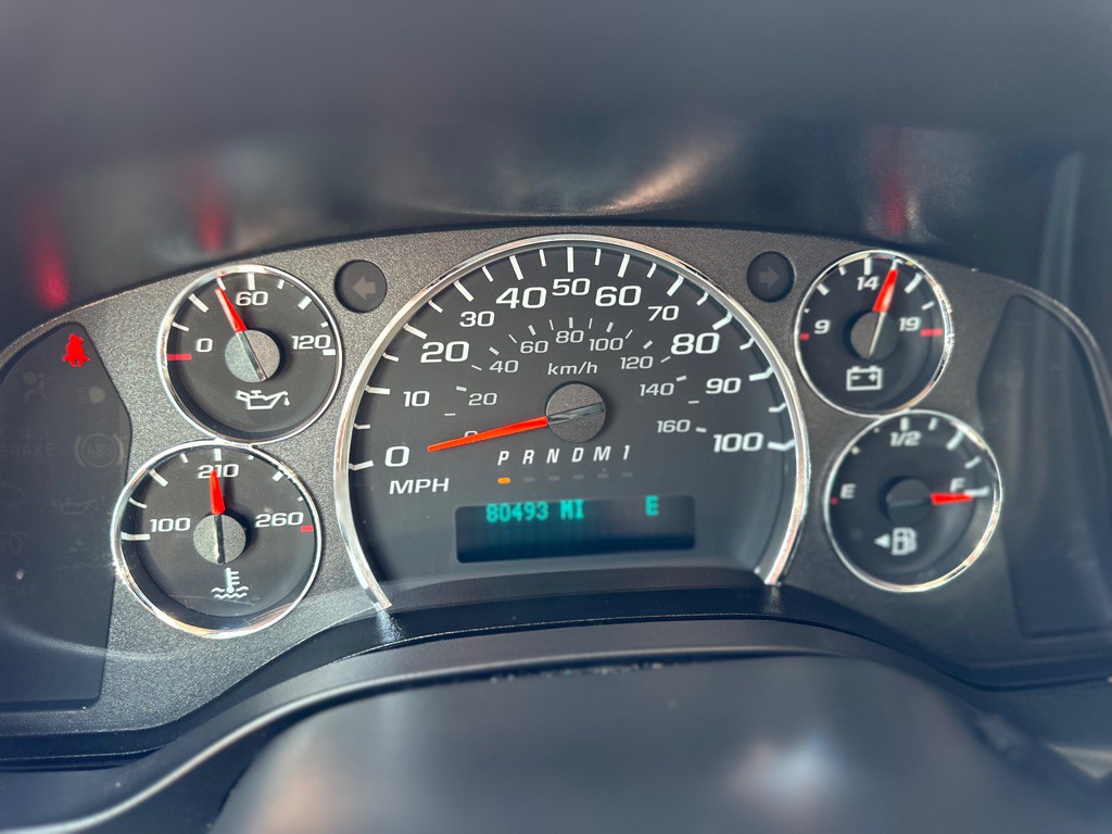 2022 Chevrolet Express Image 16
