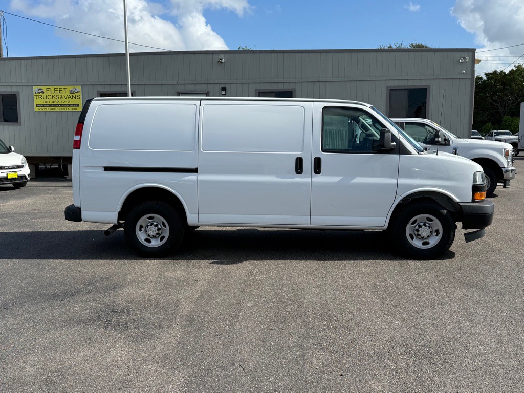 2020 Chevrolet Express Image 4