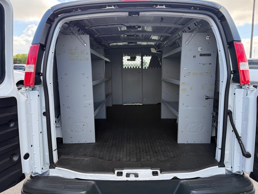 2020 Chevrolet Express Image 10